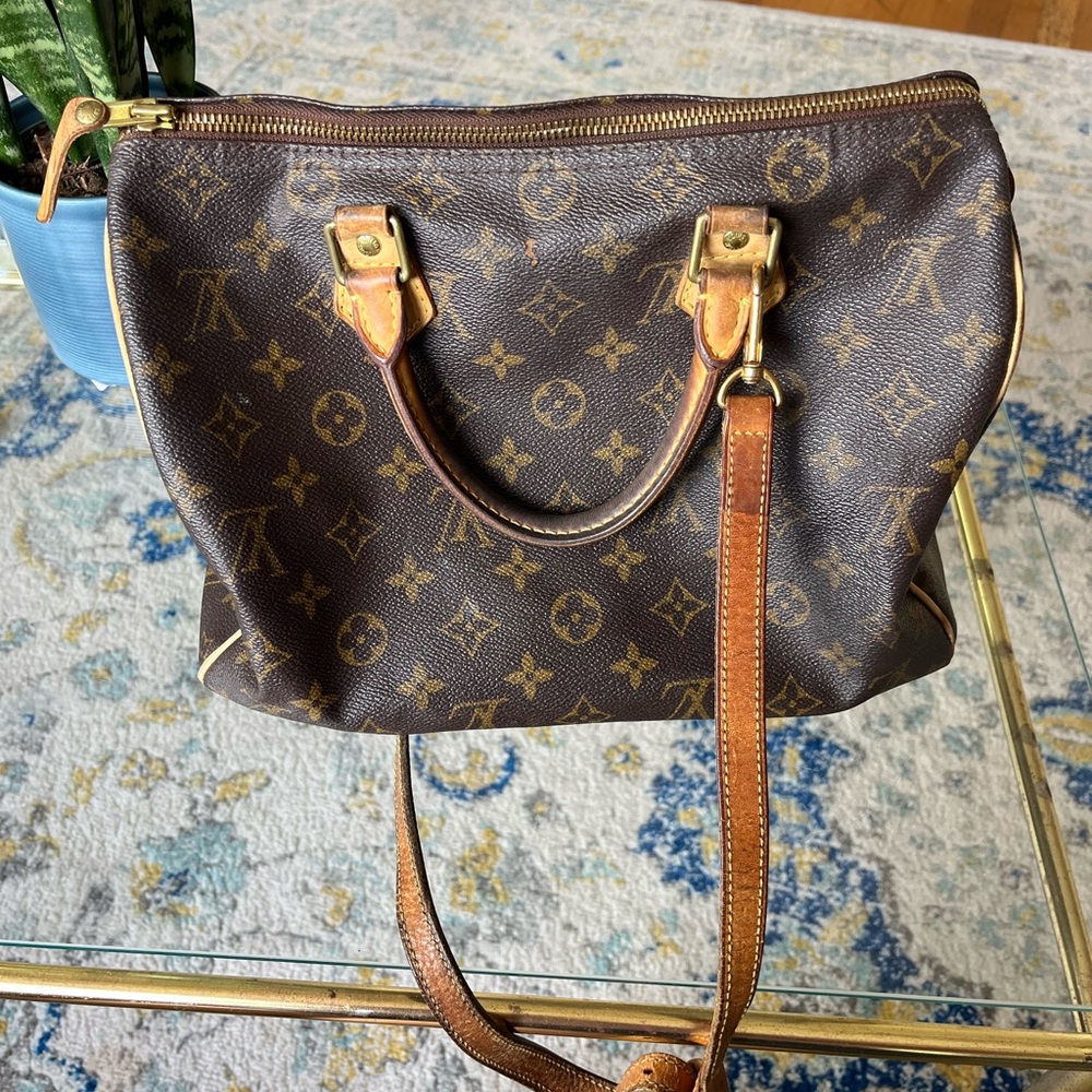 Authentic Louis Vuitton speedy